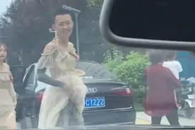 7月1日，河南濮阳，是真爱了！男生为了哥们儿义气，甘愿穿伴娘服#接亲趣事 #男伴娘 #真爱 视频封面