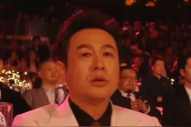 #北京电影节杨坤唱哭张颂文  网友：拜托下次杀观众别拿小红花。  #张颂文#看哭了视频封面