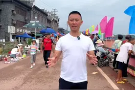 农历五月初七，辰浦两地龙舟巅峰对决，谁敢称霸浦市群龙？谁敢一龙当先？我们明天拭目以待，辰溪龙舟队运动建儿们加油！#辰溪 #浦市古镇 #传统龙舟 #划龙舟视频封面