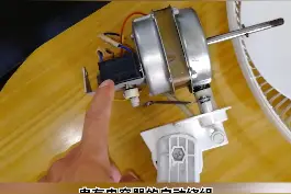 风扇要拨一下才动是为什么？#电工 #电工知识 #机械原理  #维修  #家电维修  #涨知识  @抖音短视频视频封面