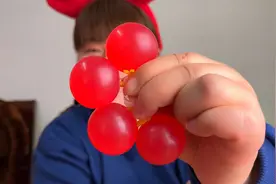 冰冰凉凉的爆皮草莓果冻#美食 #零食 #果冻 #零食推荐视频封面