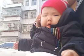 带着小美女去兜风，看看外面的风景视频封面