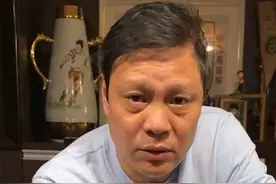 看到不少网友说羡慕我和女儿的相处方式，有点意外。其实平常就是跟她多沟通，交心，成为朋友。#范志毅谈父女相处之道视频封面