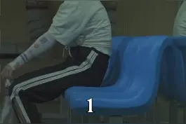女人怕长胖每天只睡3小时，做梦把脚靠墙摆一字#减肥 #女人 #做梦  @谢谢你来了-超级播视频封面