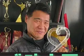 感恩国家，感恩政府，感恩身边每一个帮助我支持我的小伙伴。沉甸甸的奖杯也是一种更大的责任和使命。我会继续努力帮助更多的残疾人。#中国阿甘陆鸿 #感动中国2022年度人物视频封面