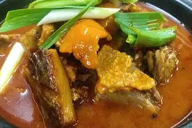 红烧腊鱼家家都会烧 看看酒店大厨的烧法  和你们家常版有什...视频封面