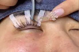 新中式翘睫漫画款睫毛嫁接全过程分享（效果图在最后）#美睫培训