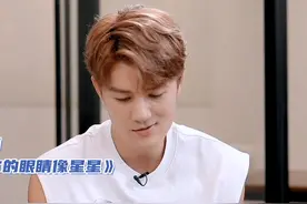 #吴克群 模仿#网红 连麦唱歌，#天上飞 的新唱法！#快乐源泉 视频封面