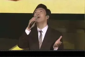 每个人都很孤独。在我们的一生中，遇到爱，遇到性，都不稀罕