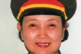 王晓棠，1934年1月4日出生于河南省开封市，国家一级演员，中共十四大代表，中国影协副主席，原八一电影制片厂厂长，少将军衔。#记录岁月的痕迹 #只有照片能记录这份珍贵的回忆 #电影 #人物故事 #国家一级演员 视频封面