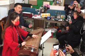 大衣哥和马腾老师 一个弹琴一个唱歌 一个行云流水一个天籁之音