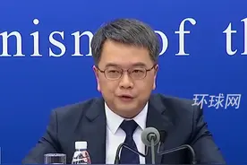 个别地区不允许未接种新冠疫苗人群进入超市、医院等公共场所，国务院：要求各地及时纠正！视频封面