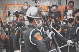 小哥哥這速度真的不是普通的快#台湾 #耍枪 #表演我是认真的 #现场实拍