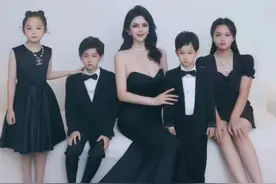 带着现在的阅历去回看从前的自己，突然第一次从心底觉得自己是挺厉害的。1分钟诠释8年精彩