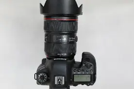 单反镜头上面都有按键开关，每个功能都不同，今天带大家了解下