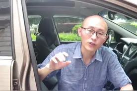 搭别人的车坐哪个座位最合适？副驾驶还是后座，坐错了惹麻烦视频封面