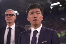 笑开了花，国米夺冠张康阳捧杯与全队合影庆祝 #张康阳视频封面