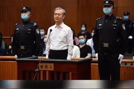 2021年8月31日，北京市第一中级人民法院公开宣判河北省人民政府原副省长李谦受贿案，对被告人李谦以受贿罪判处有期徒刑十三年，并处罚金人民币三百万元；对其受贿所得财物及孳息予以追缴，上缴国库。李谦当庭表示服从判决，不上诉。#新闻 #违纪违法 