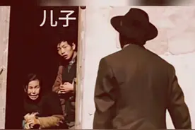 80年代已是61岁的台湾老兵王德耀终于回到了他心心念念的湖北老家。把那一只他一路上都视若至宝的行李箱，有些神秘的交到了他朝思暮想了36年的结发之妻刘谷香的手上！#照片中的他们视频封面