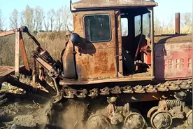 76年出厂的东方红75拖拉机是我家的功臣，原地呆了六七年重新启动