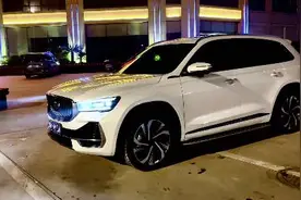 听说星越L马上大改款了！全新外观。 全新内饰设计，动力升级