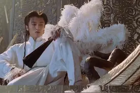 看到#谢霆锋 玩扇子，才知道什么叫“陌上人如玉，公子世无双”#混剪 #古风 视频封面