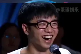 #华晨宇 当年海选无词歌，引发争议，却被#尚雯婕 赏识。两人好像找到知己的感觉。这就是音乐天才间的沟通吧。视频封面