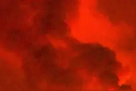 位于刚果（金）东部的尼拉贡戈火山再次大规模喷发 附近居民连夜撤离视频封面