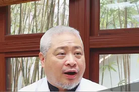 经常熬夜，脸上#长痘 ，我们可以试试这么做！视频封面