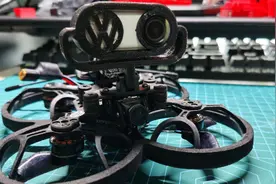 日常..炸机...坚哥，借你首歌用下，好岩feel#第一视角#fpv #炸机视频封面