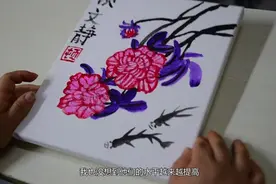 一个韩国人在南京自愿帮助残疾孩子绘画的故事视频封面