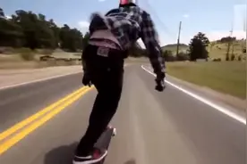 国外大神挑战极速滑板，弯道山路也满足不了我的极限！