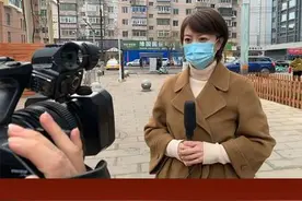独居女子刚搬新房，沈阳大妈嫌吵用木棒砸门，房主姐姐：家没人她也来！#老百姓关心的话题 #热点新闻事件 #同城热点视频封面
