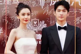 #杨颖杨洋同框造型 #杨洋baby肖奈贝微微 杨洋angelababy同框亮相华表奖红毯，肖奈贝微微合体了，好养眼！🤩#娱乐评论大赏视频封面