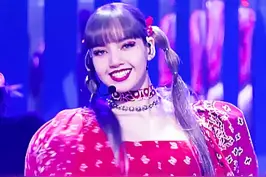满屏全是腿的红衣莎太绝了#高清60帧#这谁顶得住啊#lisa 视频封面