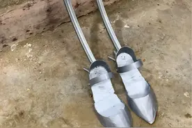 席地而坐辅助高跟鞋👠#搞笑 @抖音短视频