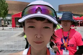峡山全马安全完赛，女子第二名，高温拉肚子这个成绩很满意了视频封面