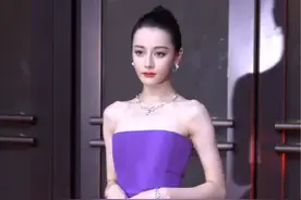 #迪丽热巴 她整个人在发光！易姐要被迷晕啦！ #生图 #时尚 #红毯 #多巴胺穿搭视频封面