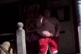 国外胖子歌手视频封面