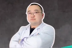 摸摸你的额头，小时候#摔倒 的包还在吗？如果再出现这种问题，要怎么处理呢？#孩子健康 