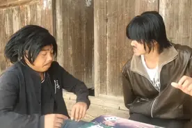 农村人搞笑打金花，我觉得234比123大一点，你们说有对不对