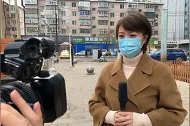 网约车拒绝违停，父女俩赖车上近两天，尿在车里，警方也没辙#主持人说新闻 #热点新闻事件 #老百姓关心的话题 #两乘客坐网约车内24小时不下车视频封面