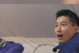 #追星星的人 窦骁化妆台上有鼻毛夹？哈哈哈哈，也太真实了吧视频封面