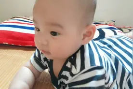 宝宝腿纹不对称，体检时医生说观察看看视频封面