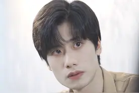 当你弄丢了那个满眼是你的女孩，往后遇到的人，都不及她的万分之一 #神奇的老字号#老字号青年 视频封面