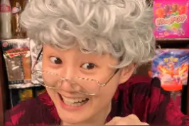 阿婆教你用一张纸复刻奥特曼里的胜利飞燕号。 #奥特曼  #折纸  #小时候的梦想