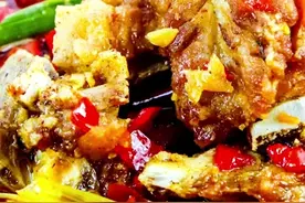 天冷了，厨师长教你用排骨炖火锅，肉烂汤香，全家人围着吃好暖心