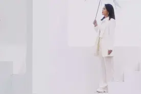 容祖儿帮忙做造型、谢霆锋帮忙养孩子，谁能不羡慕霍汶希啊！#霍汶希#容祖儿#乘风2023#浪姐4视频封面