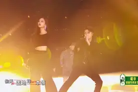 檀健次&王霏霏＃处处吻 热舞，舞台彻底被点燃！