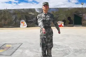 #致敬中国军人 齐步教学完整教程来了，请注意查收！（谢文 马成锁 殷翔）#一起涨知识 